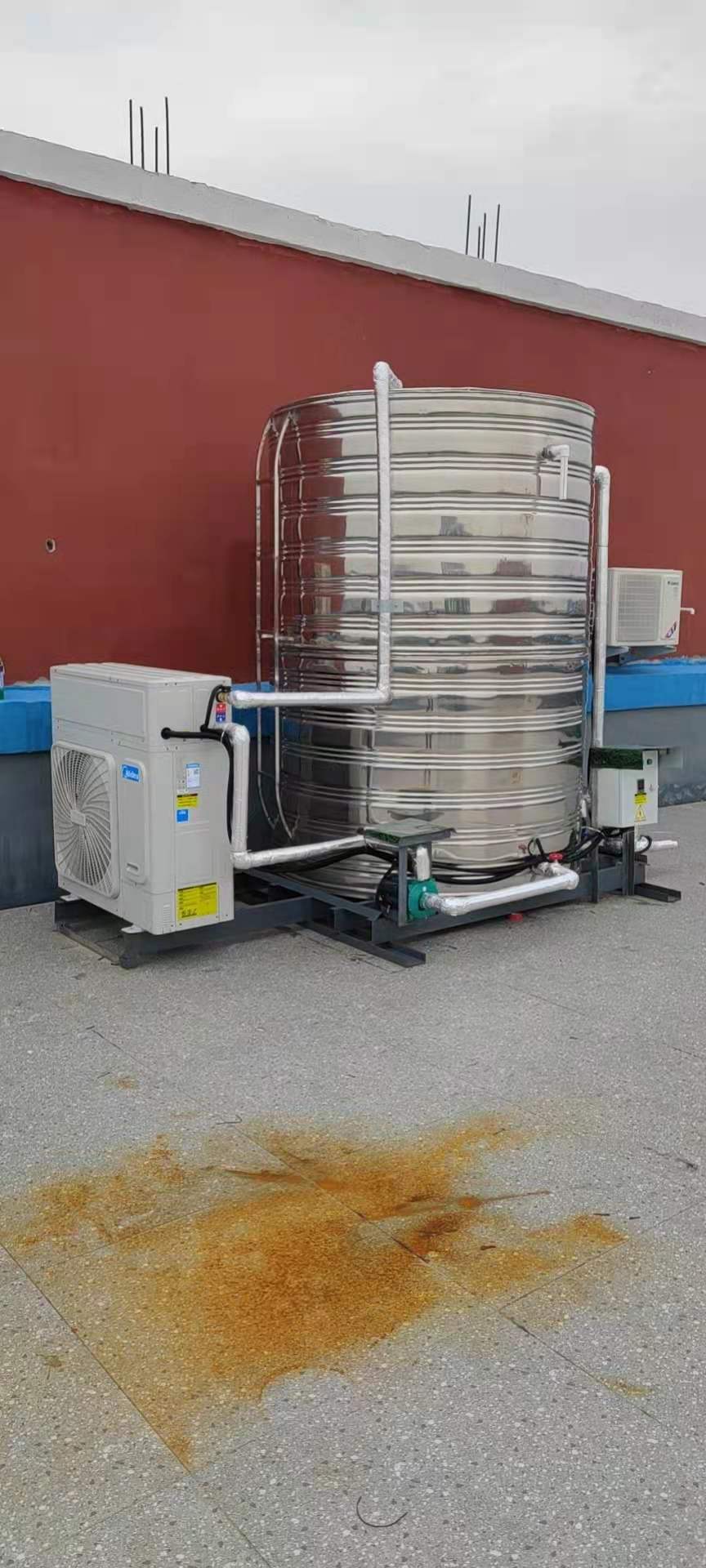 安陽滑縣京武高速公路項目部（美的空氣能熱水器）